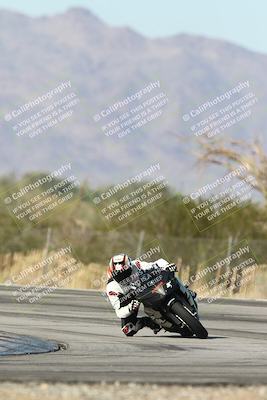 media/Dec-01-2025-Moto Forza (Mon) [[2daa91e15f]]/2-Intermediate Group/Session 3 (Turn 3)/